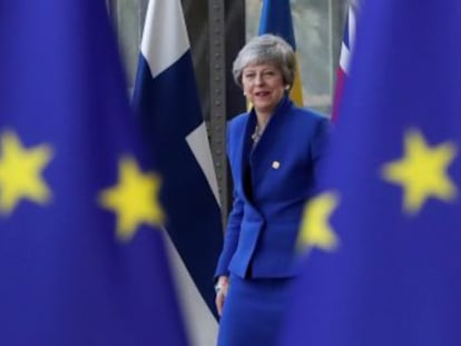 La primera ministra se aferra al cargo ante una prórroga larga del Brexit