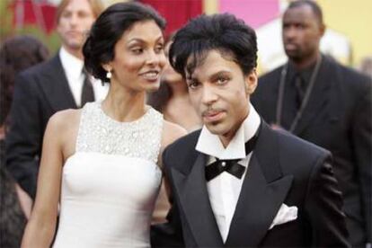 El cantante Prince y su esposa, Manuela Testolini.