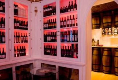 The Old Pharmacy-Wine Inn, una vinoteca en una antigua farmacia del Bairro Alto, en Lisboa.