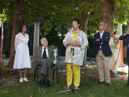 Eduardo Arroyo y la alcaldesa de Segovia, Clara Luquero, inauguran el Hay Festival.