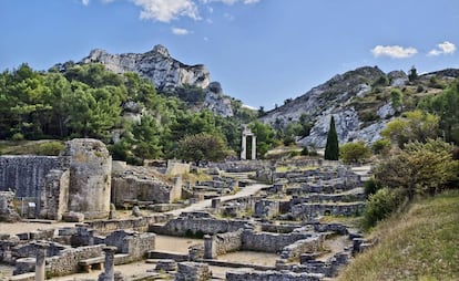 Vista de la ciudad romana de Glanum, al sur de Saint Remy-de-Provence.