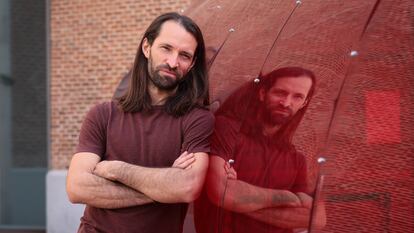 Emilio Rivas, músico, actor, escritor, y autor de la obra de teatro contemporáneo 'Por el aire, desde el fuego', que se representará este sábado y domingo en Conde Duque.
