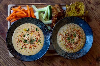 Hummus y babaganush, el plato Ábrete Sésamo, de Malum Rex