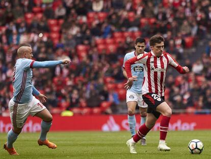 Íñigo Córdoba, del Athletic, durante el partido ante el Celta.