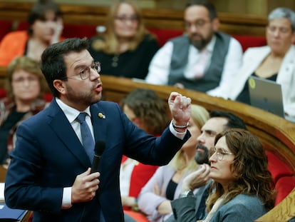 El presidente de la Generalitat, Pere Aragonès, interviene durante el pleno del Parlament.