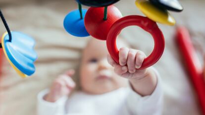 Prácticos y multifuncionales, estos parques infantiles pueden usarse tanto para jugar como para dormir. Guido Mieth / GETTY IMAGES.