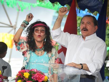 Rosario Murillo e Daniel Ortega em Manágua, em 5 de julho de 2013.