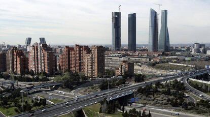 Zona norte de Madrid, con las cuatro torres al fondo.