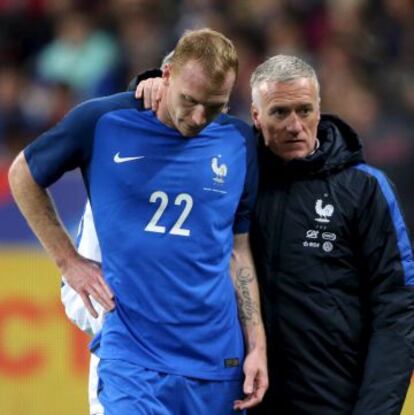 Mathieu tras lesionarse ante Rusia.