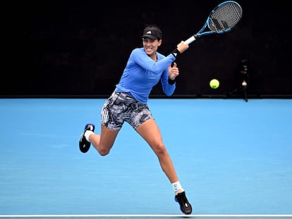 Garbiñe Muguruza, durante un entrenamiento en las instalaciones de Melbourne Park.