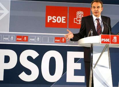 El presidente Zapatero estará en la primera línea. En las horas previas al comienzo de la campaña, el jefe de Gobierno y líder de los socialistas ha asistido a un acto preelectoral en Viriato, Zamora.