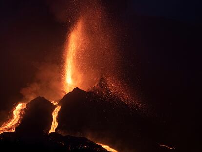 La erupción del volcán, desde Tajuya, este sábado.