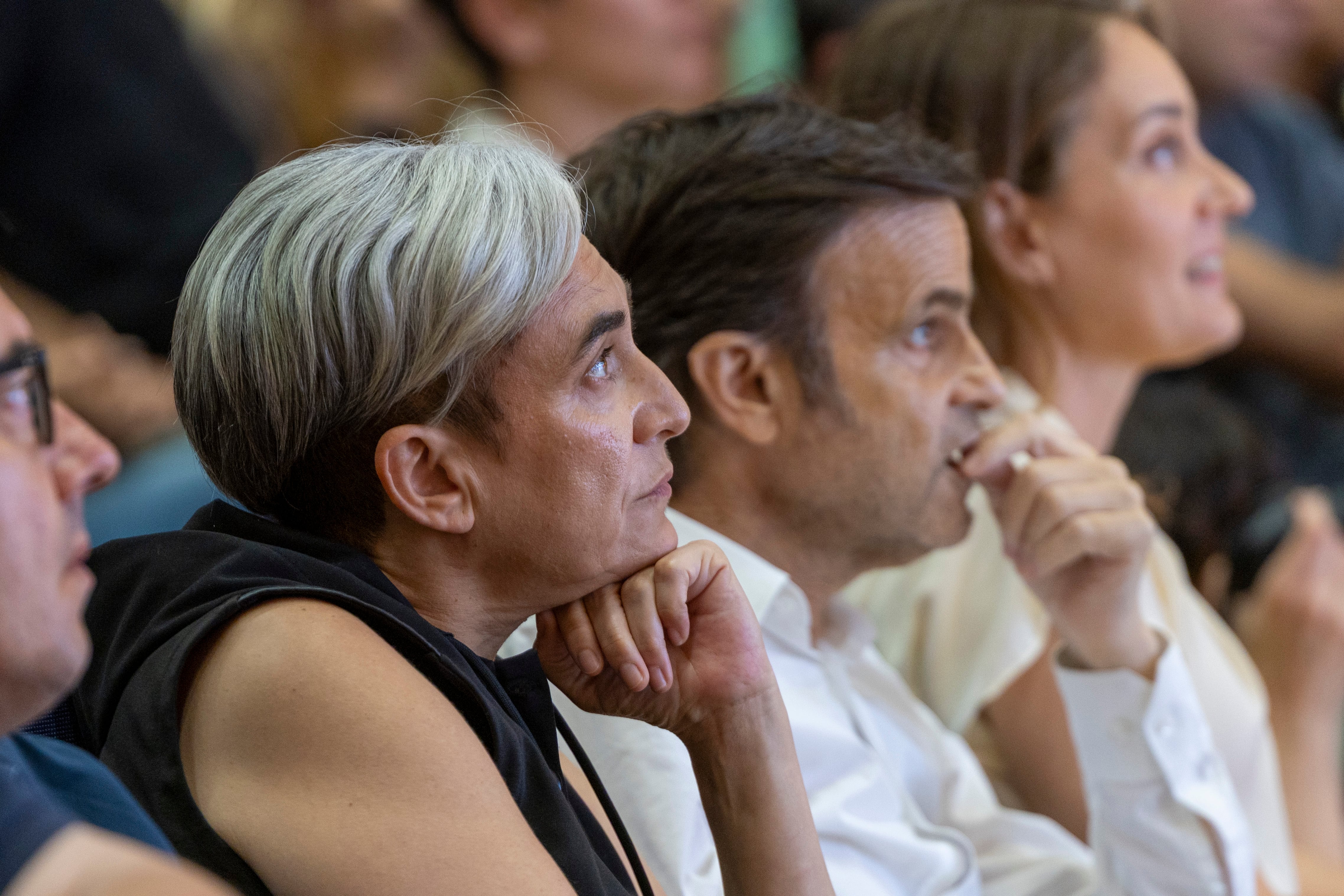 Colau ofrece renunciar a su candidatura y cambiar el nombre de Frente Amplio para lograr la unidad con Podemos