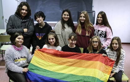 El grupo de 'Recreos Diversos', iniciativa en el IES Narcís Monturiol que buscar crear un espacio seguro para menores del colectivo LGTBI.