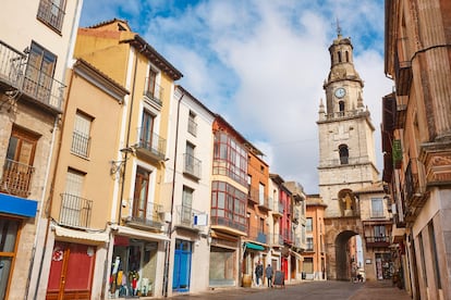 La Torre del Reloj, ubicada en el recinto amurallado de Toro (Zamora).