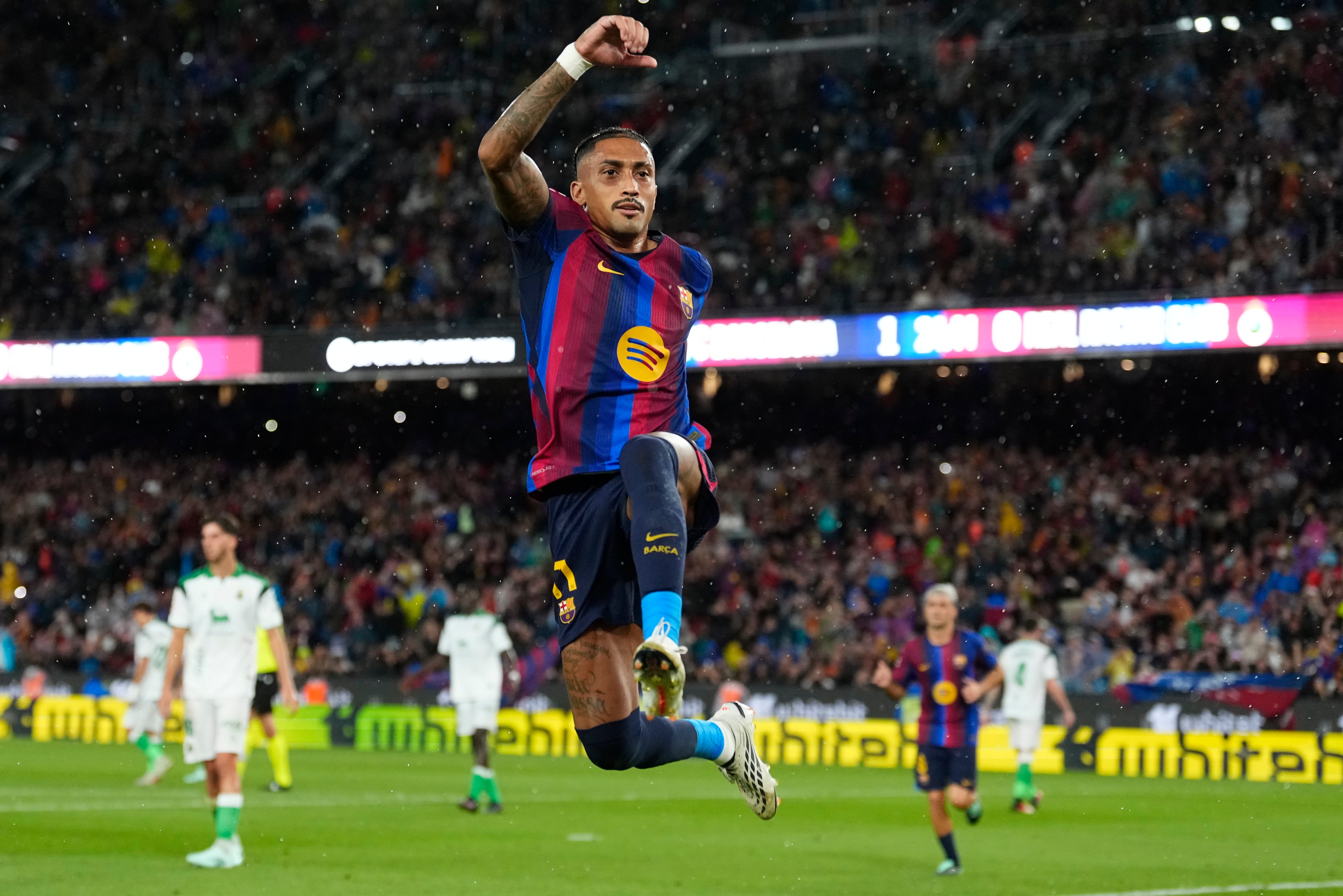 Barcelona - Racing de Santander en directo, el partido de la Liga en vivo | El Barça golea al Racing al descanso