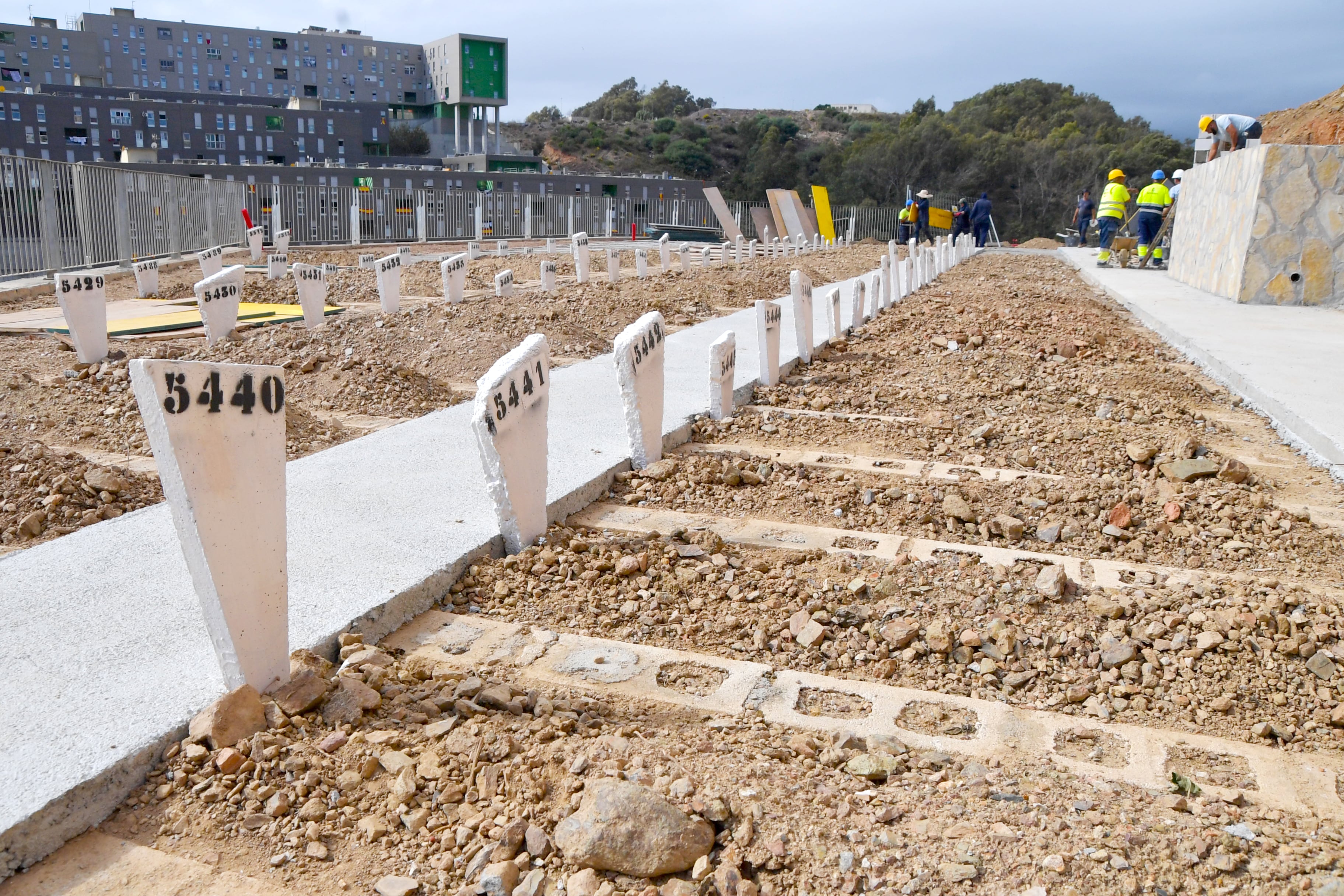 La terraza inferior que continúa en obras.