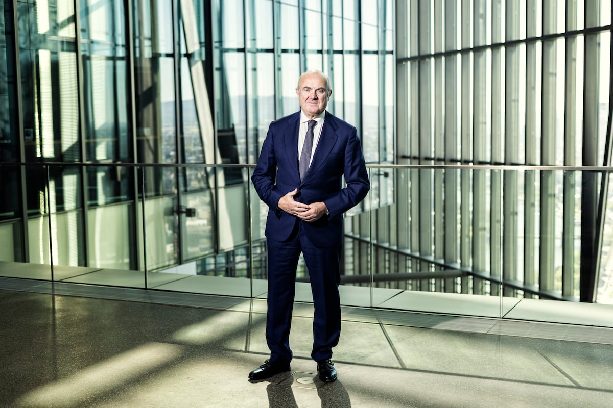Luis de Guindos: BCE adopta prudencia ante crisis global