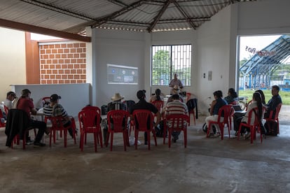 Reuníon presencial de la Mesa Humanitaria.