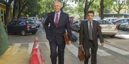 El ex interventor general andaluz, Manuel Gómez, en los juzgados en 2013.
