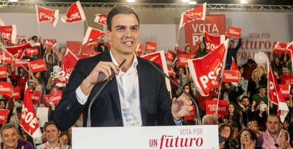 El secretario general del PSOE, Pedro Sánchez, durante el acto electoral socialista celebrado en Badajoz.