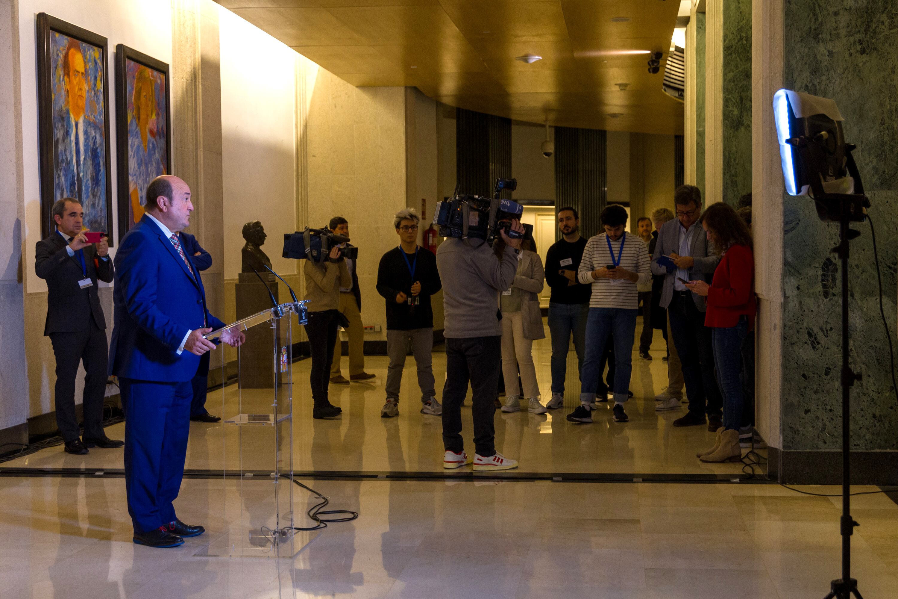 Rueda de prensa del presidente del PNV, Andoni Ortuzar, este viernes en el Congreso.