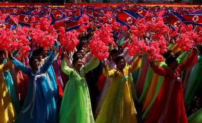 Desfile durante la celebración del 70 aniversario de Corea del Norte en Pyongyang.