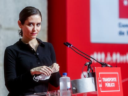 Isabel Díaz Ayuso en el acto de presentación de la reunificación de tarifas de transporte público, el 30 de octubre de 2021, en Madrid.