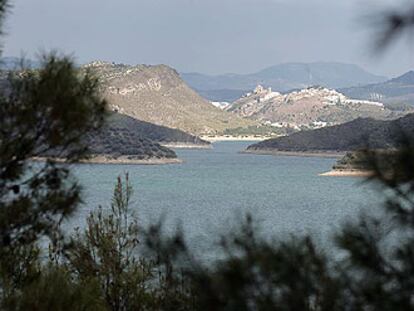 Pantano de Iznájar, el más grande de Andalucía.