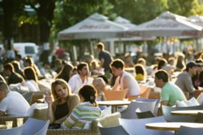 Una terraza de Skopje.