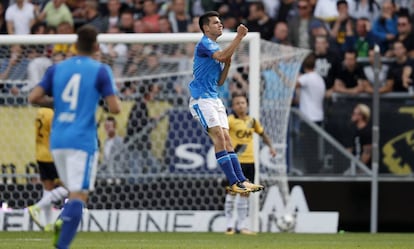 Lozano celebra su gol contra el NAC Breda