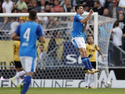 Lozano celebra su gol contra el NAC Breda