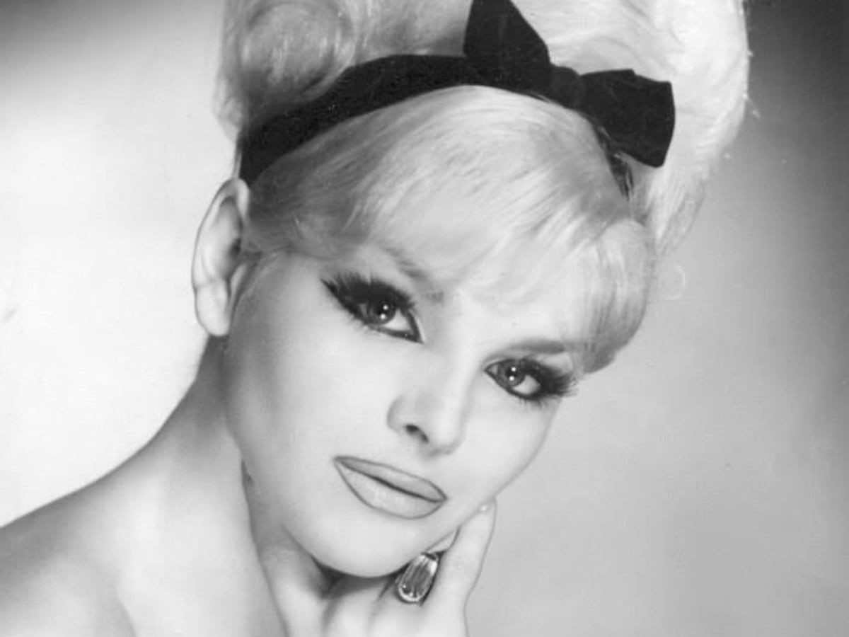 Muere Dolly van Doll, la artista que llevó la modernidad al cabaret barcelonés