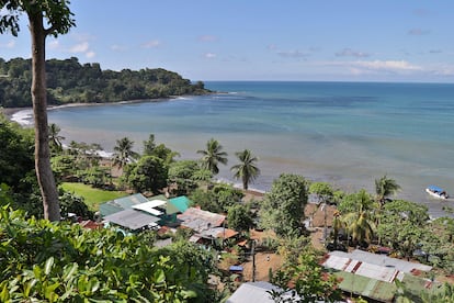 Vista de la playa del desembarco en Bahía Drake, en la península de Osa.