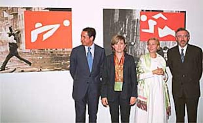 Eduardo Zaplana, Pilar del Castillo, Marta Moriarty y Pedro Ruiz Torres, ayer en Valencia.