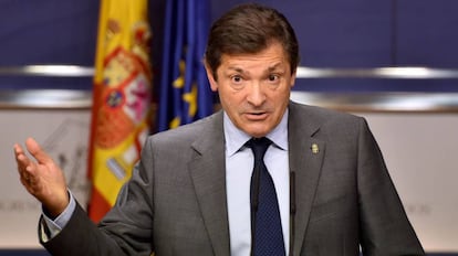 El presidente de la gestora del PSOE, Javier Fernández.