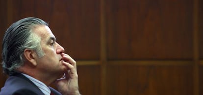 Luis Bárcenas, en el Senado en 2009.