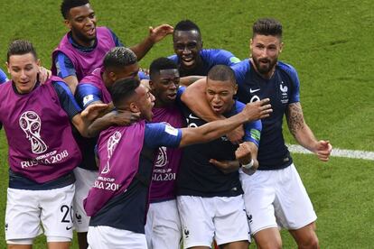 Kylian Mbappé celebra el cuarto gol de Francia (4-2).