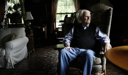 O pastor evangélico Billy Graham em sua casa, em Montreat (EUA), em uma imagem de 2006