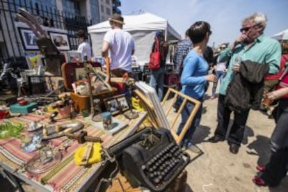 Puestos del mercadillo Brooklyn Flea, en el East River State Park, en Williamsburg.