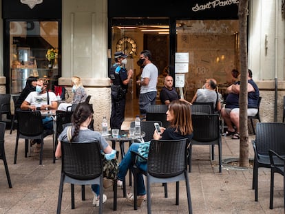 Una terraza en la calle Major de Lleida, a finales del mes pasado.