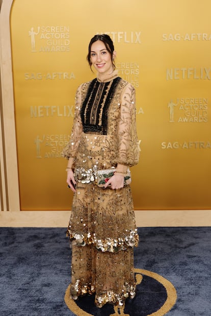 La directora Gia Coppola apostó por el maximalismo con este vestido bohemio de Valentino.