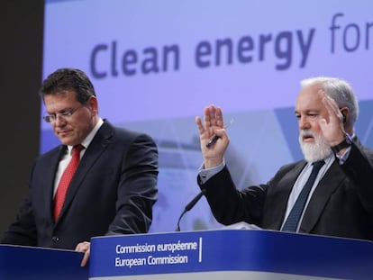 El comisario de Energ&iacute;a, Miguel Arias Ca&ntilde;ete, y el vicepresidente de la Comisi&oacute;n Europea para Energ&iacute;a, Maros Sefcovic. 