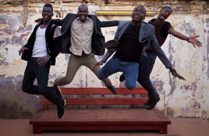 el conjunto musical &quot;songhoy blues&quot; de Mali foto de du FACEBOOCK