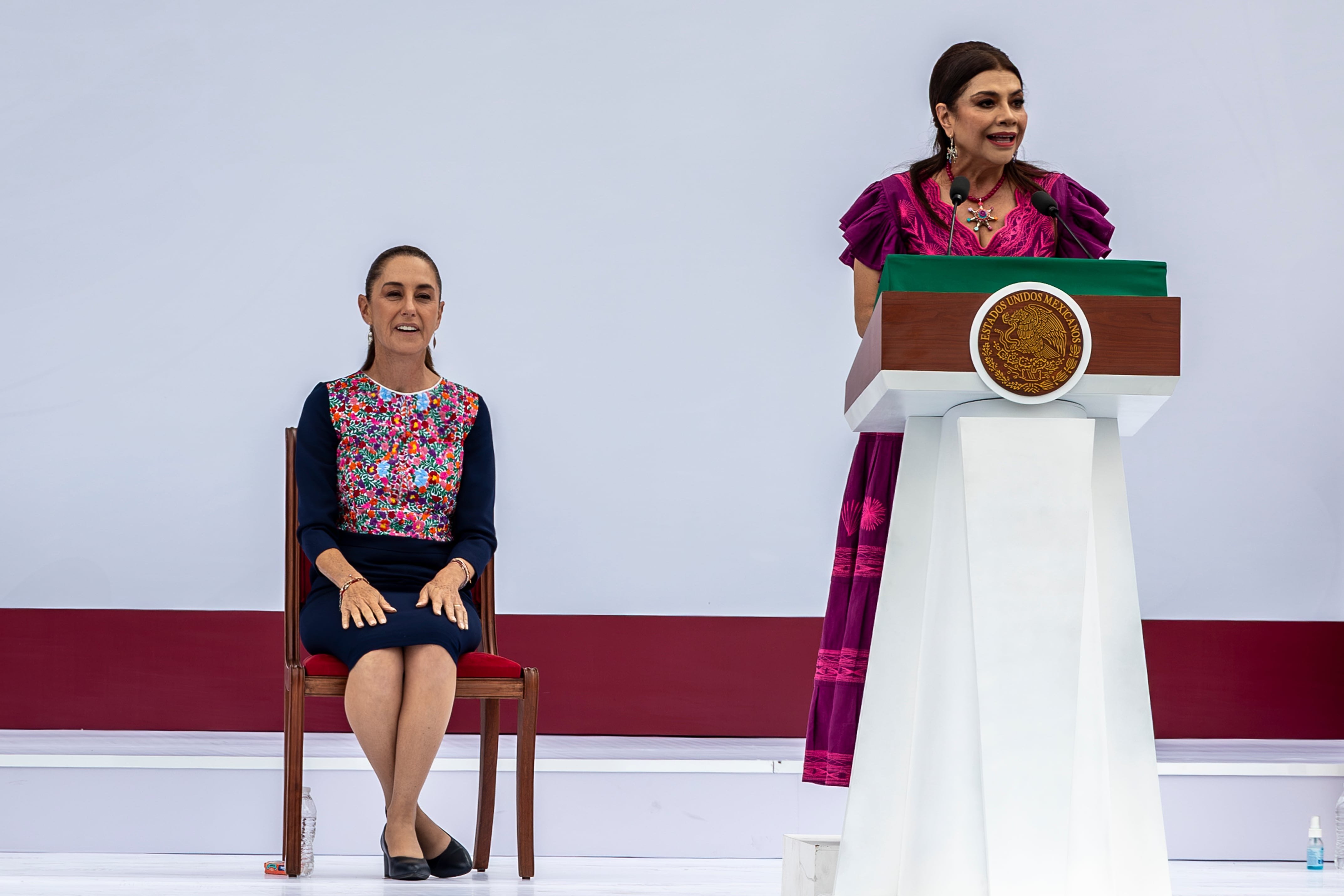 ‘La Ciudad no dará un paso atrás’: Clara Brugada es coestelar de Claudia Sheinbaum en su mitin del Zócalo
