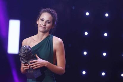 La actriz Irene Escolar recibe el Goya a mejor Actriz Revelación el pasado febrero.
