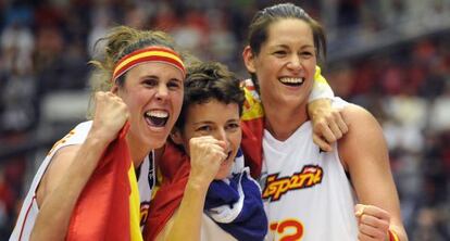 Valdemoro, Aguilar y Montañana celebran el bronce del Mundial 2010.