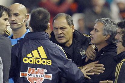Albelda pide calma a Mourinho, muy nervioso durante todo el partido
