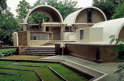 El estudio del arquitecto Balkrishna Doshi, Sangath, en Ahmedabad (India). Sangath, el nombre dado al complejo, significa “avanzar juntos a través de la participación”.