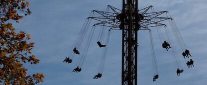 La atracción 'Star Flyer', una de las últimas en inaugurarse, preside el Parque madrileño.